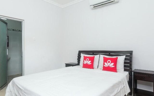 Grahadi 41 Seminyak Guest House by ZEN Rooms