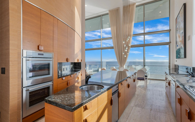 Malibu Glass Estate in Malibu, Malibu