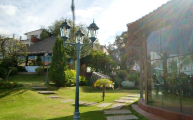 Hotel La Colonia