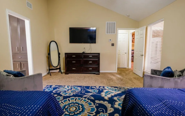 3Bdrm 2.5Bath 6Beds - Pool House