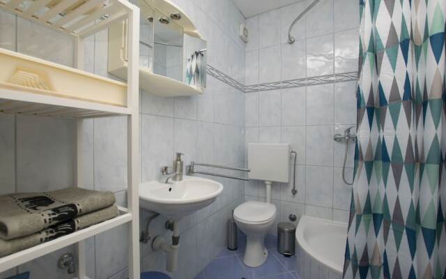 Apartments and Room Zinka