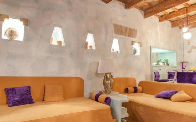 MarcheAmore - Il Passaggio Segreto, luxury loft with private courtyard