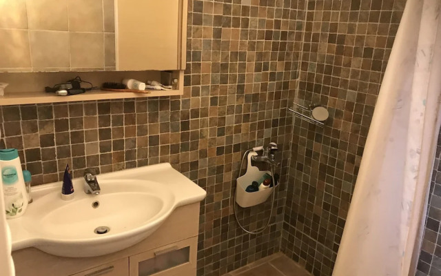 Beautiful Spacious apt in Nea Makri