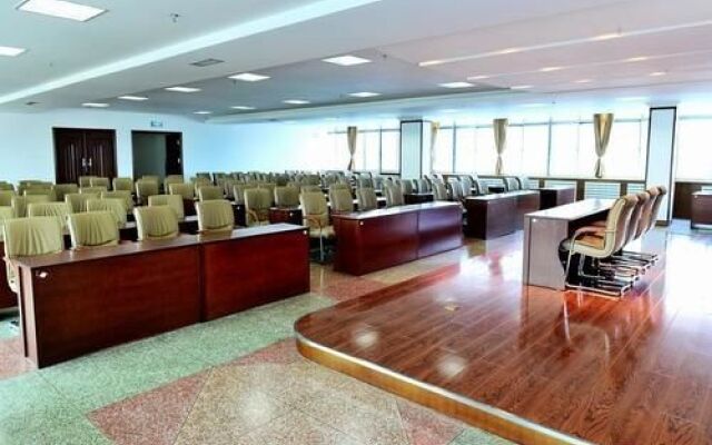 Dalian Railway Hotel