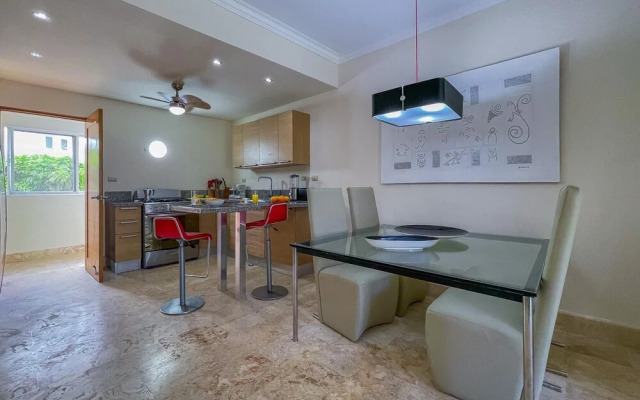 Cute Apartment Only Steps From the Beach