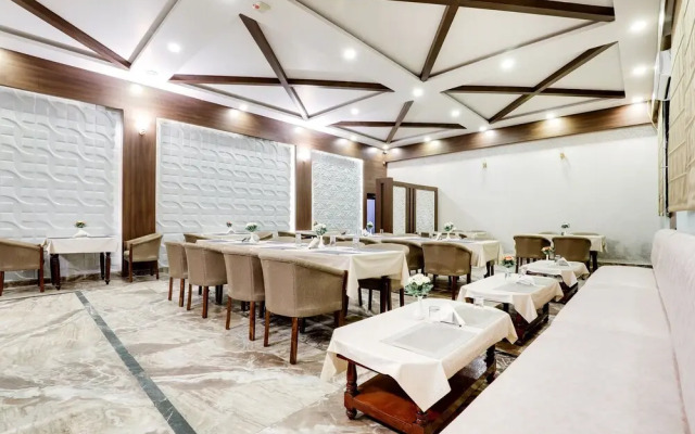 OYO 603 Hotel Opera