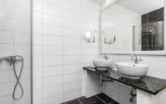 Nice Home in Kampor With 7 Bedrooms, Internet and Outdoor Swimming Pool