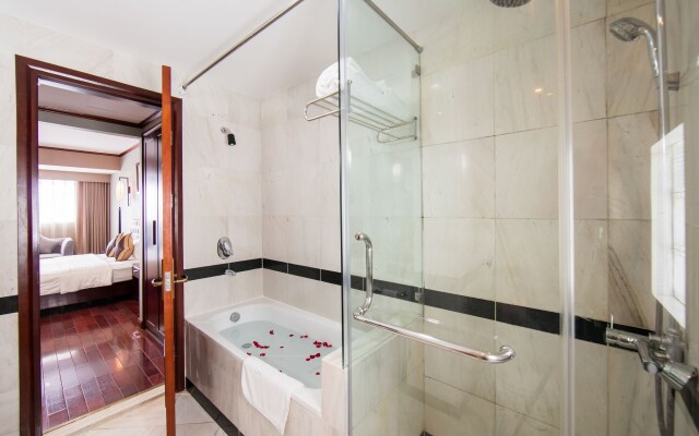 Quoc Hoa Premier Hotel and Spa