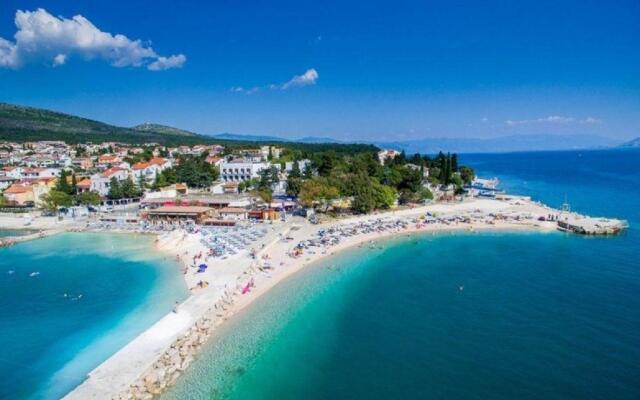 Apartments Ivy - 300 m from beach