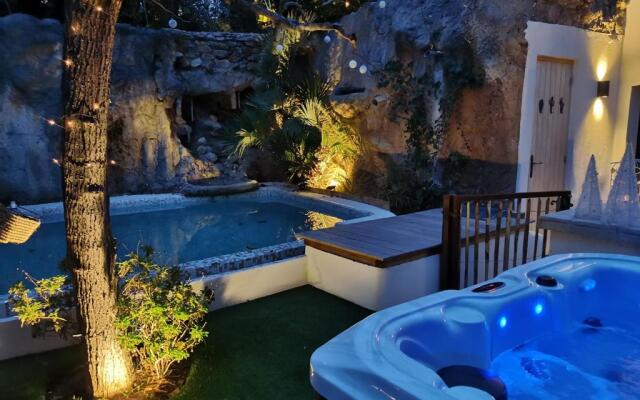 Casa Louise Suites and Spas