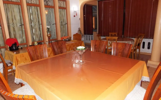 Le Manoir Guest House