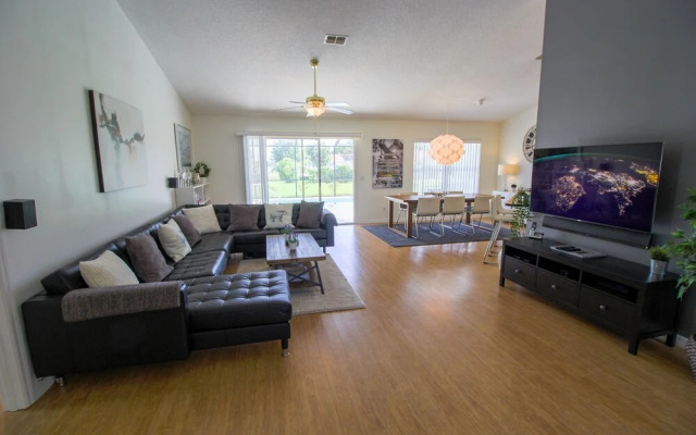 Three Bedroom Golf & Family poolhome 1571 home