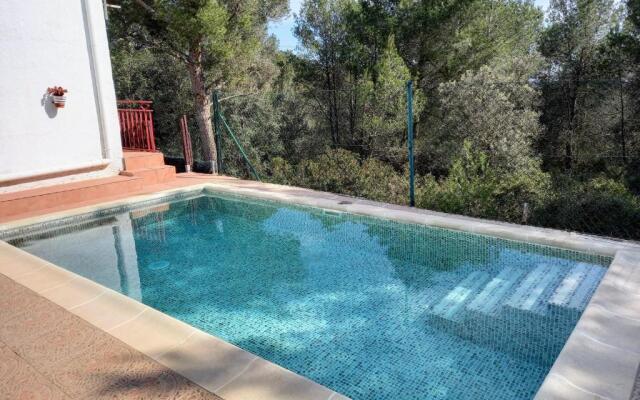 AbelesHome Villa con Piscina, Barbacoa y Parque Infantil.