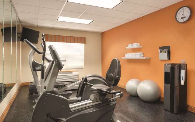 Country Inn & Suites by Radisson, Lawrenceville, GA