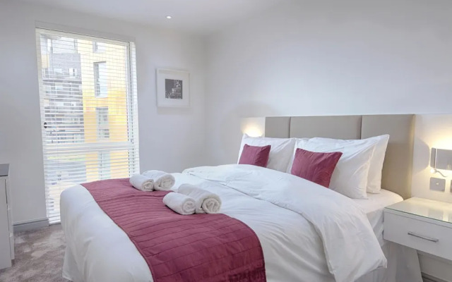 Roomspace Apartments -La Roka