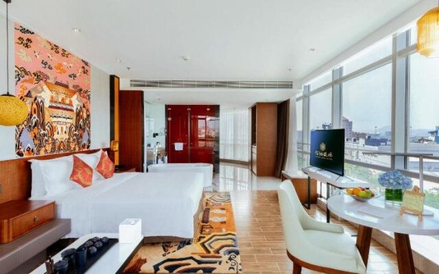 Hisilk Artwork Center Fliport Coso Hotel