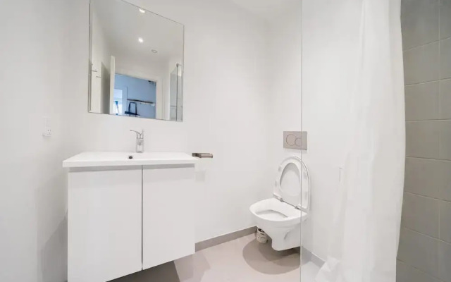 Refurbished 1-bed Close to Metro and Airport