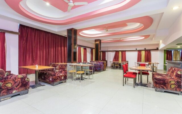 OYO 25042 Vikramaditya Hotel