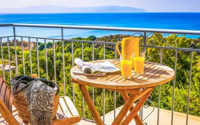 Villa Louloudia