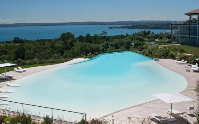 Garda Lake Luxury Life