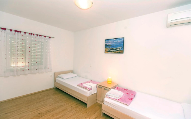 Apartments Villa Dina