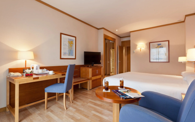 Отель Senator Parque Central