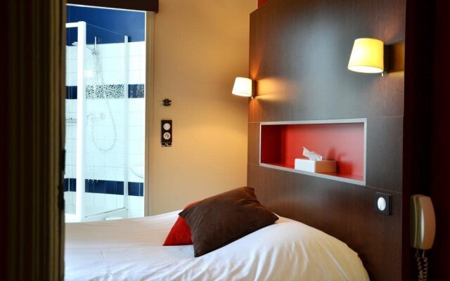 Le Riche Hotel