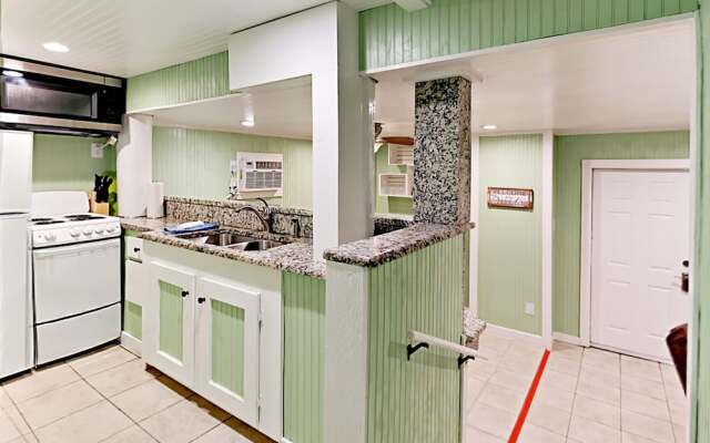Paradise Hideout - One Bedroom Townhome