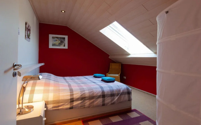 Large Apartment with Private Terrace near Kleve & Goch