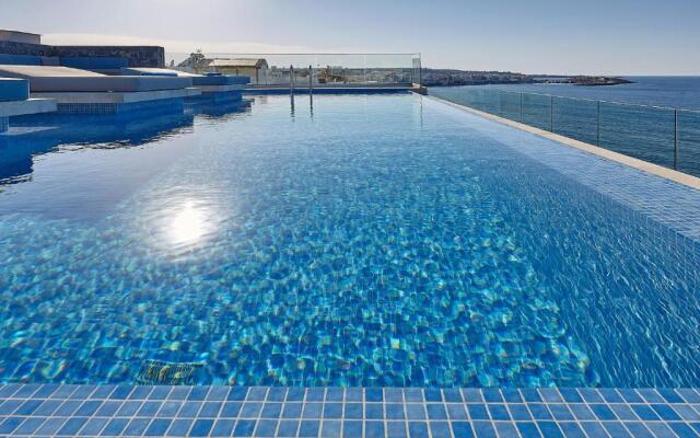 Seafront Apartments by Myseasight