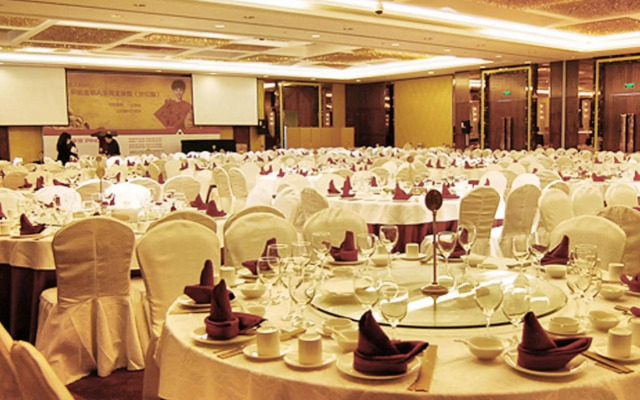 Golden Eagle Summit Hotel Kunming