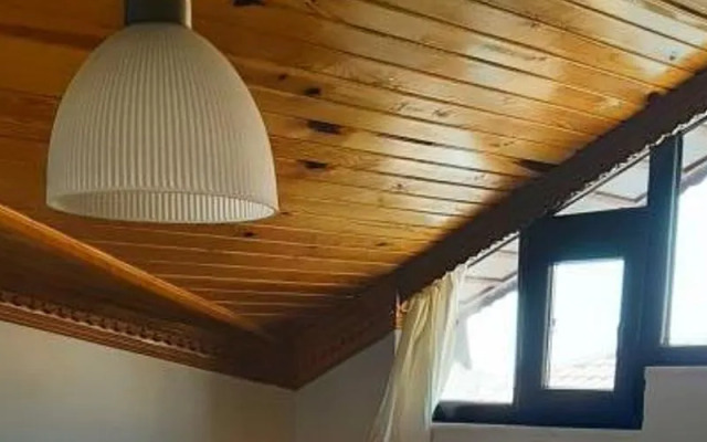 Moon House Apart