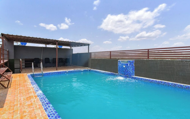 Fabhotel Prime The Royal Galaxy