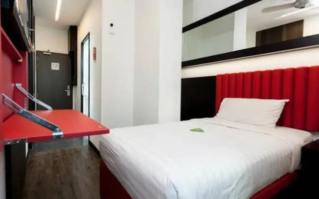 Grand Centrepoint Hotel