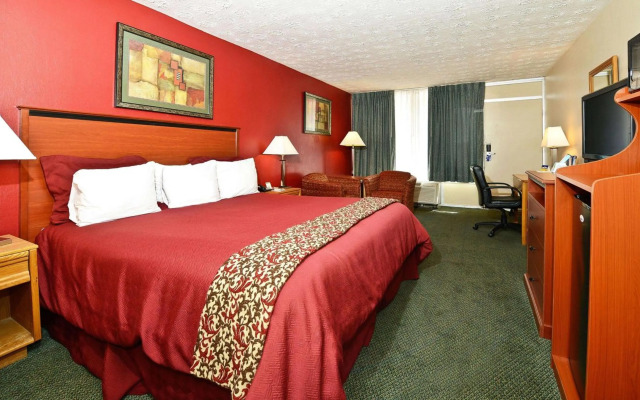Hotel Red Rose by Townhouse Covington I-64