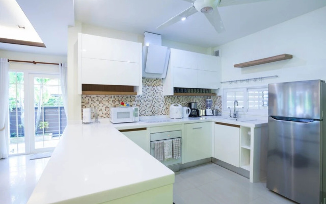 Golden Ville Pool Villa