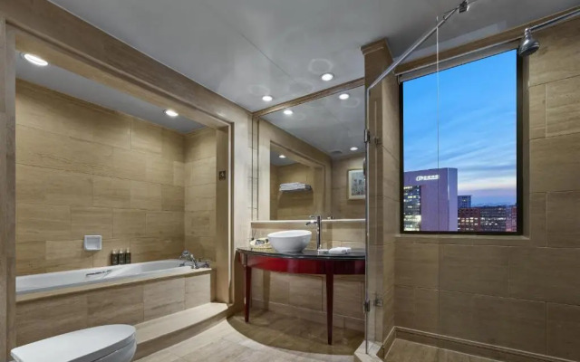Poly Plaza Hotel