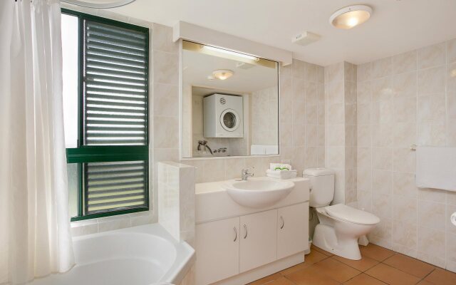 Tropic Towers Apartments
