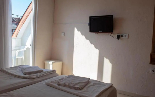 Un Side Apart Hotel