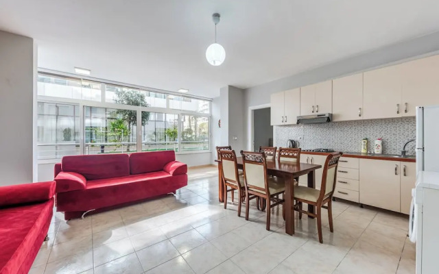 Palm Oasis Apartment Qerret