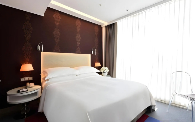 Burgu Arjaan by Rotana Hotel