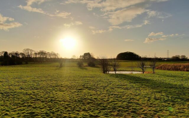 Immaculate 3-bed Lodge in Out Rawcliffe
