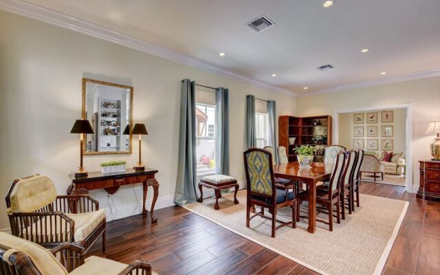 Grandview Heights Vacation Homes – Pink House