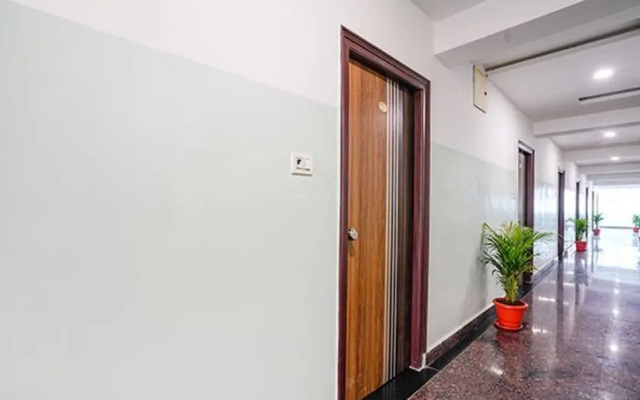 Fabhotel Sri Karthikeya Grand