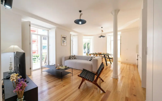 Sunny Lisbon Apartments by SoulPlaces