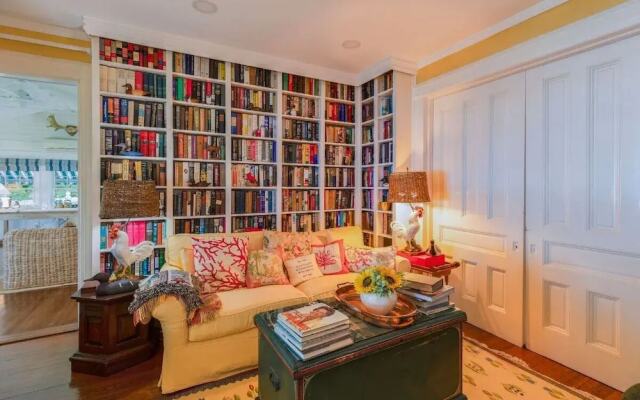 Harbor Knoll Bed & Breakfast