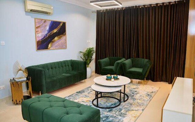 Stunning 3-bed Apartment in Osapa Lekki
