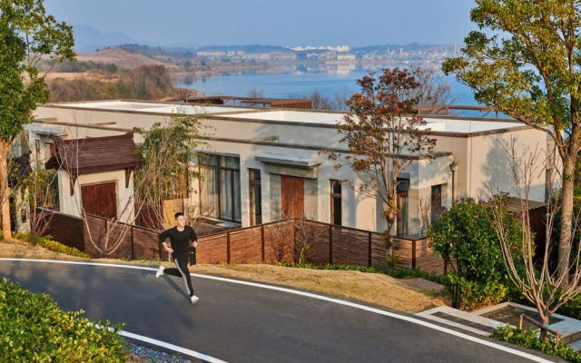 Lushan West Sea Resort, Curio Collection by Hilton