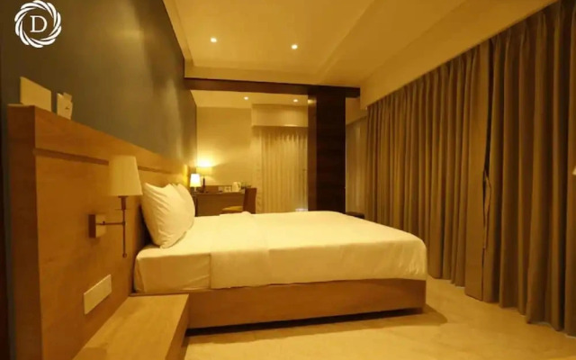 Goroomgo Danni Continental Imphal