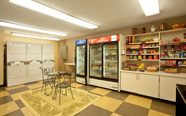 Sonesta Simply Suites Chicago Waukegan